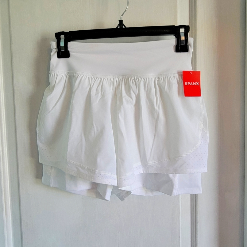 SPANX | Women's White Get Moving Gym Shorts | Size Small